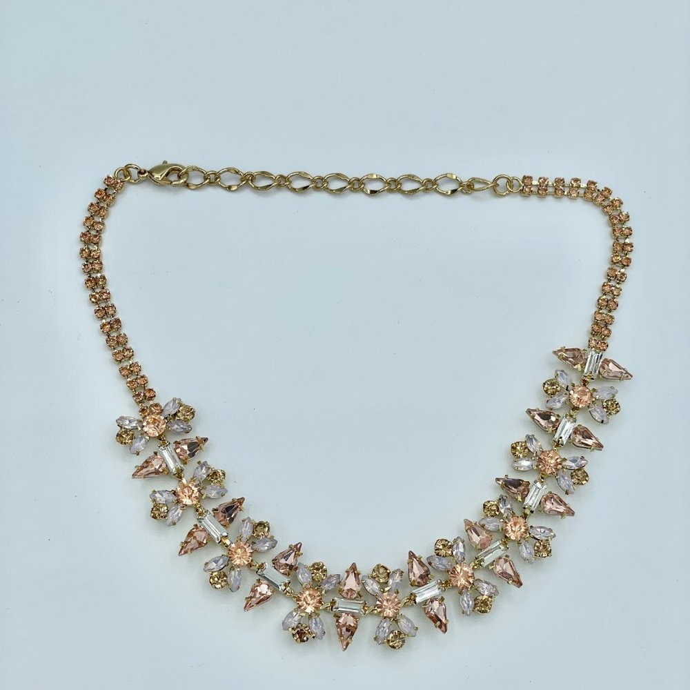 Swarovski Crystal Elements on a Gold toned Necklace - Picture 13 of 15